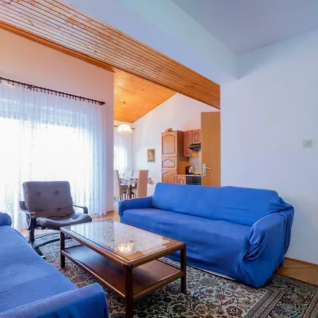 Apartment Duplex Lucia *